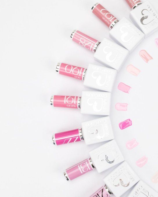 Vernis semi permanent Mains 