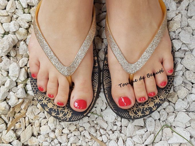 Soin pieds Anti-Callosités + Vernis Semi-Permanent Pieds